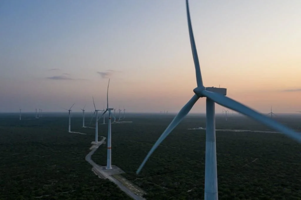 El parque eólico Dolores esta ubicado en China, Nuevo León, y esta compuesto por 83 aerogeneradores con una capacidad de generación de 269 megawatts. Implicó una inversión de 290 millones de dólares Crédito: Archivo.